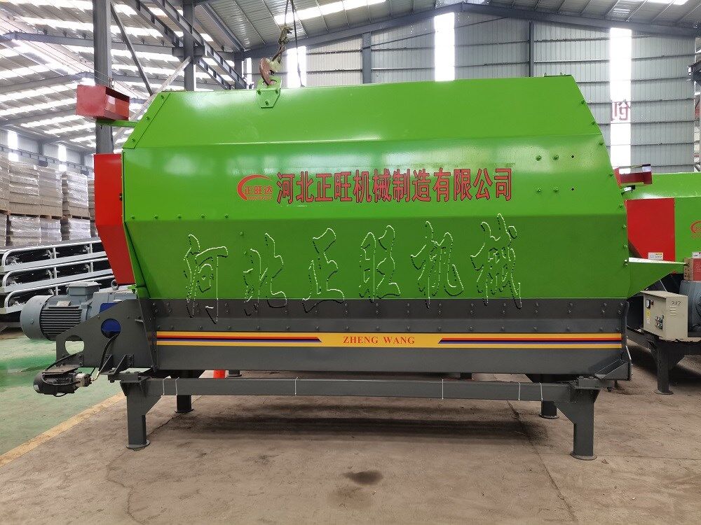 9方模块化饲料搅拌机现场作业